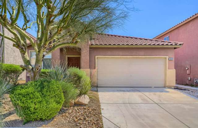 3 Bedroom House With A Large Backyard!