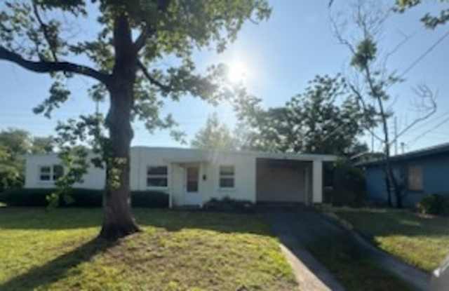 3 Bedroom 1 Bath Home For Rent at 247 Cocos Drive Orlando, Fl. 32807.