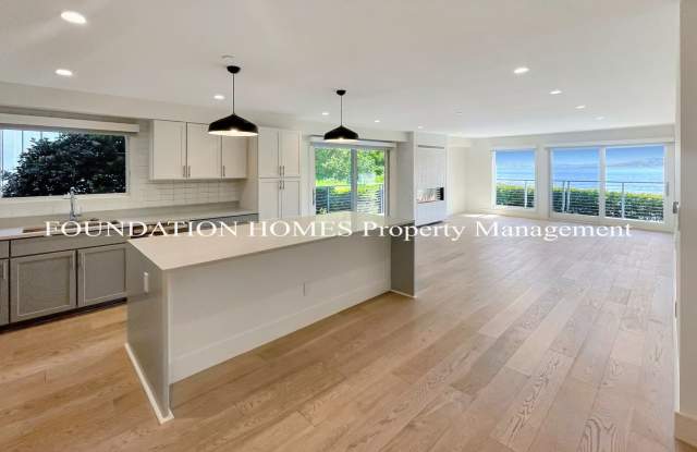 VIDEO - Ultra-Luxury Unit with SF City View - FOUNDATION