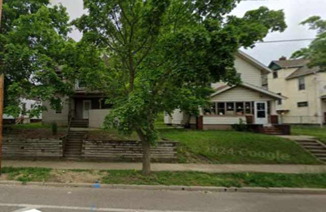 Photo of 835 Kenmore Blvd