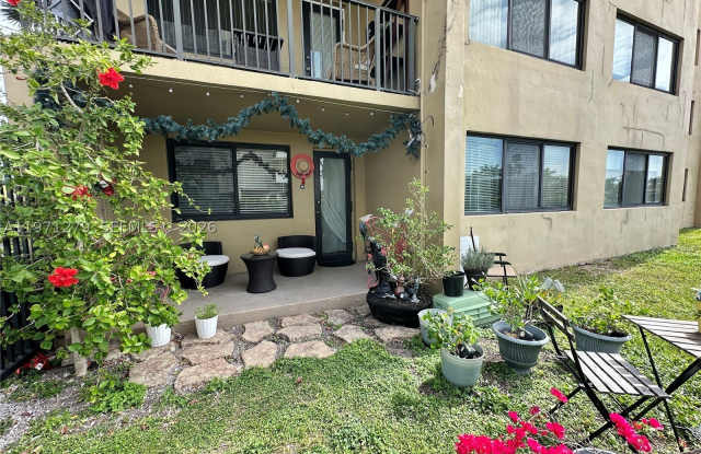 301 Golden Isles Dr (Avail MAY,1)