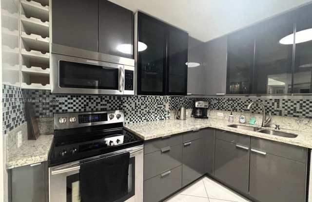 2017 S Ocean Drive 908, Hallandale Beach, FL 33009