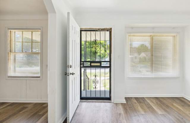 Remodeled 4B 1B Home $1,275