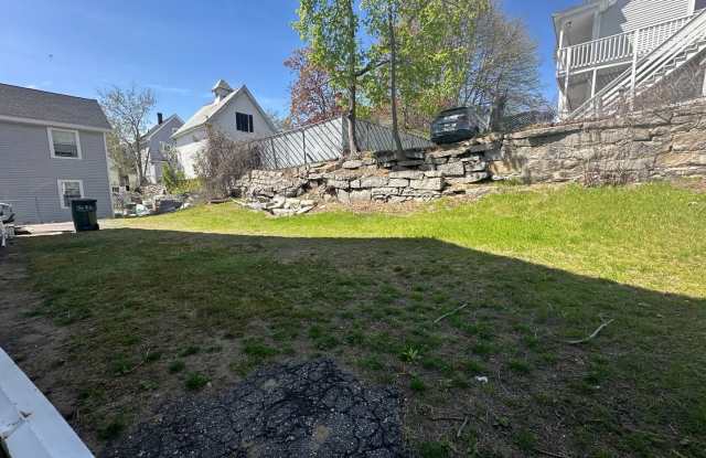 Second floor 4 Bedroom 1 Bathroom Two Story Apartment - Manchester NH - $2450/month