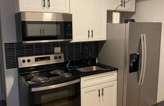 1255 Sargeant Street - F AVAILABLE $700