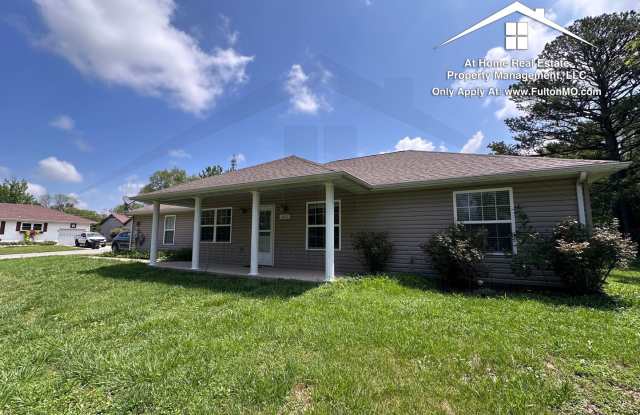 1002 Cote Sans Dessein Road Fulton, MO 65251
