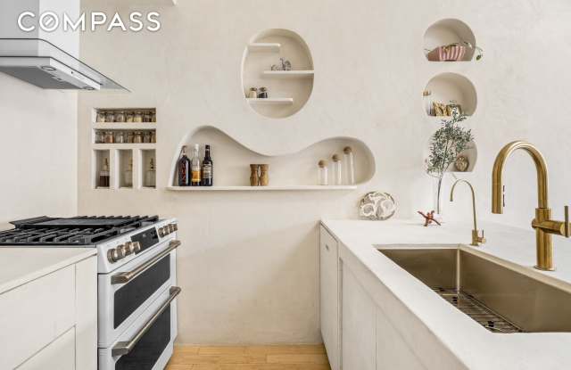 118 Greenpoint Avenue