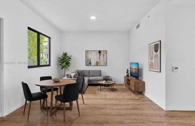 753 NW 30th St