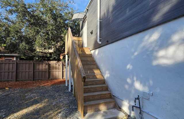 206 NE 13th Street