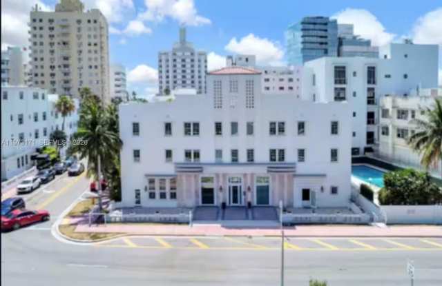 3025 Indian Creek Dr