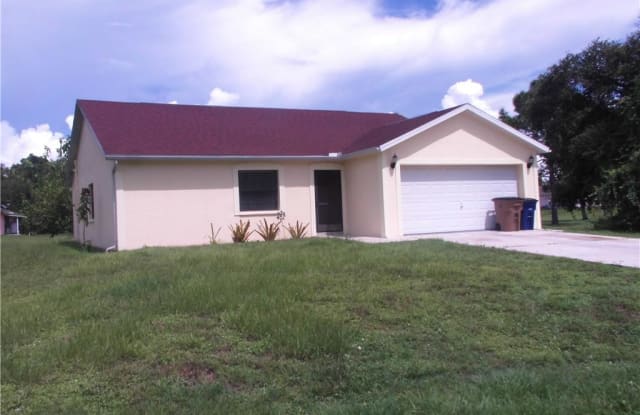 2161 Wyandotte AVE - 2161 Wyandotte Avenue, Lee County, FL 33920