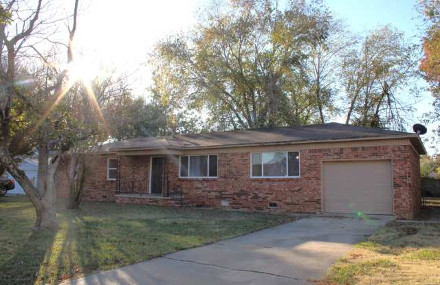 Photo of 4 BEDROOM HOUSE BY ELEMENTARY SCHOOL*
