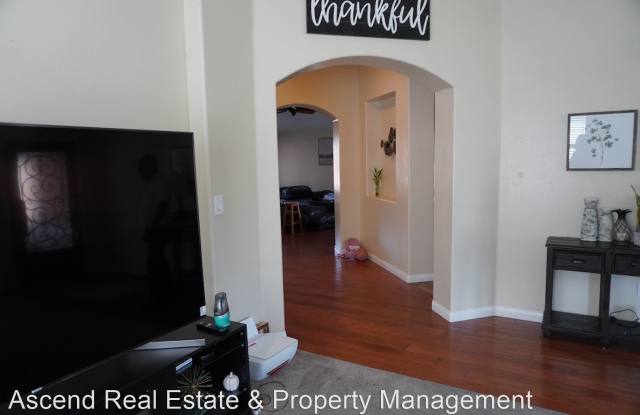 5707 Summer Country Drive
