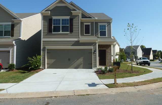 4BR/2.5BA Home in a Swim/Tennis Community