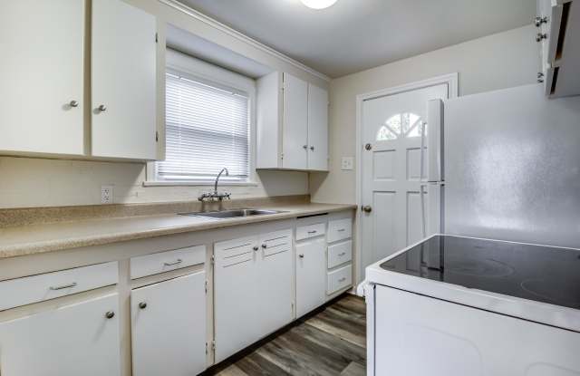 9238 15th Avenue Southwest