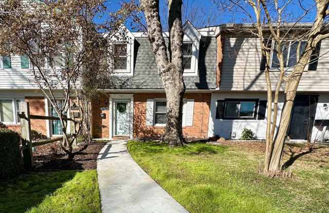 Photo of Updated  READY NOW!! A 3-Bedroom Great Neck Home! Excellent Schools! All Appliances Convey!