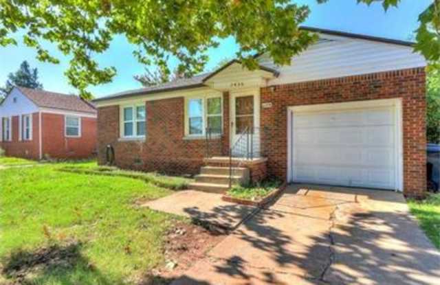 2436 NW 35th St