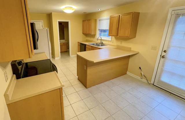 601 Hampton Way - 2
