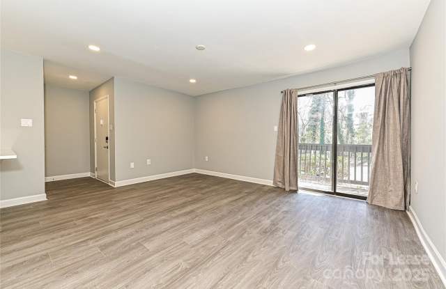 5020 Sardis Road unit: E
