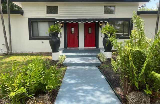 13203 NE 3rd Ct