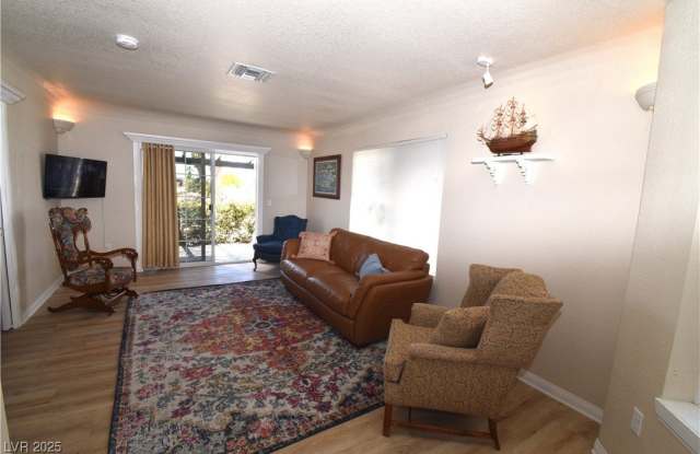 6889 Beverly Glen Avenue