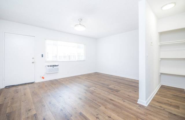 Photo of 5716 Tujunga Ave