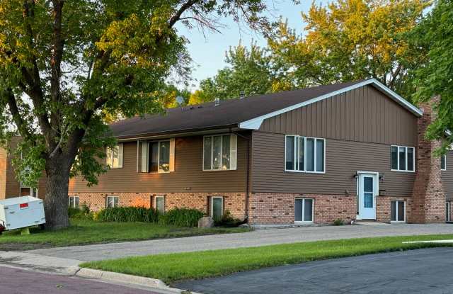 426 Commodore Dr