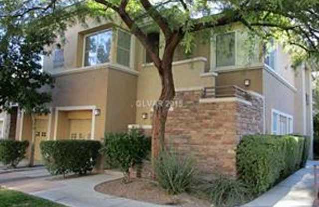 Gorgeous 2 Bdrm 2 bath Summerlin condo