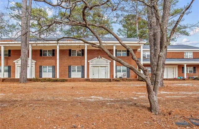 2326 Barrington Circle - 2326 Barrington Circle, Fayetteville, NC 28303