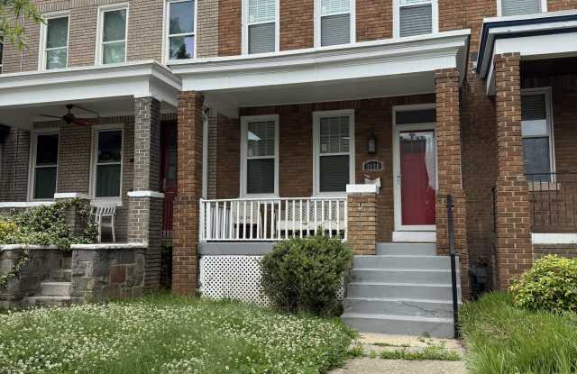 Photo of 1128 Neal Street NE