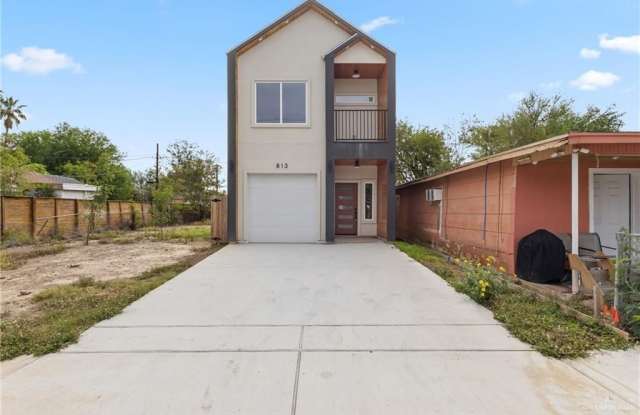 813 S Bicentennial Boulevard