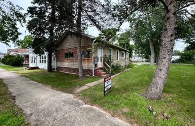 207 North Woodland Avenue