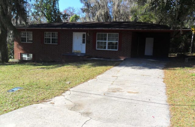 706 NW RIDGEWOOD AVE - 706 Northwest Ridgewood Avenue, Lake City, FL 32055