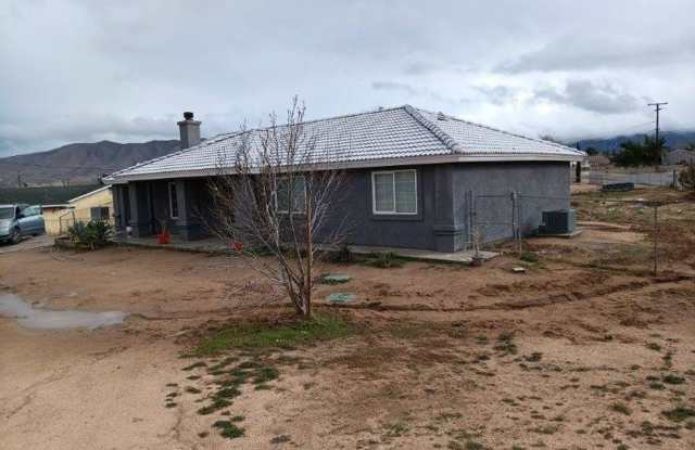 Photo of Charming 3 Bed, 2 Bath Home in Hesperia - Perfect for Your Family!