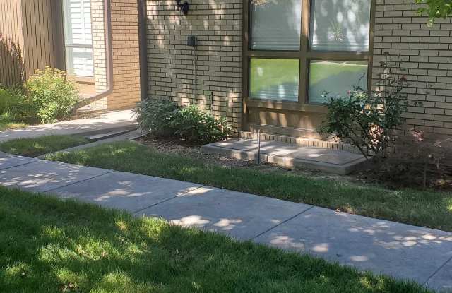 6565 1645 East