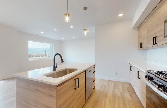 1378 S Sawmill Blvd Unit 707