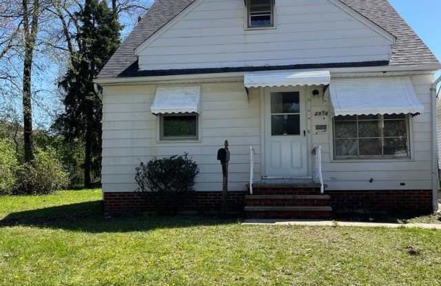 4bd Single Garfield Water/Sewer included