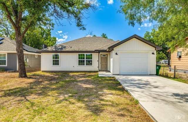 Photo of 611 E 25th St