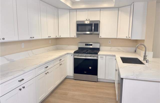 24403 Avenida De Los Ninos