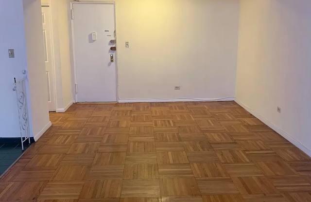 1332 Metropolitan Ave Apt 2J