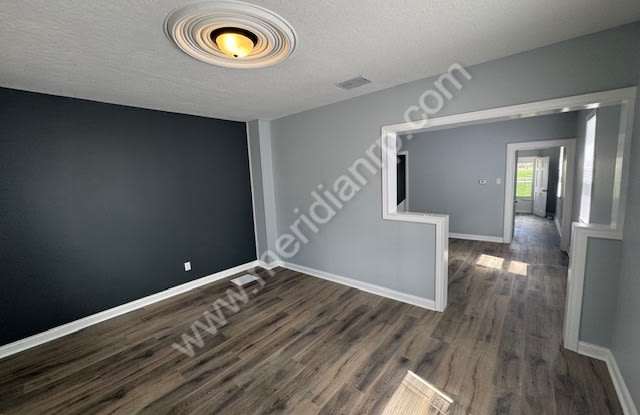 1913 Hoagland Avenue