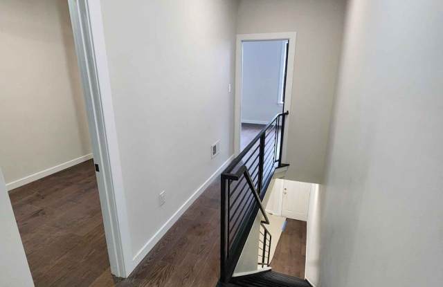 2438 North Patton Street