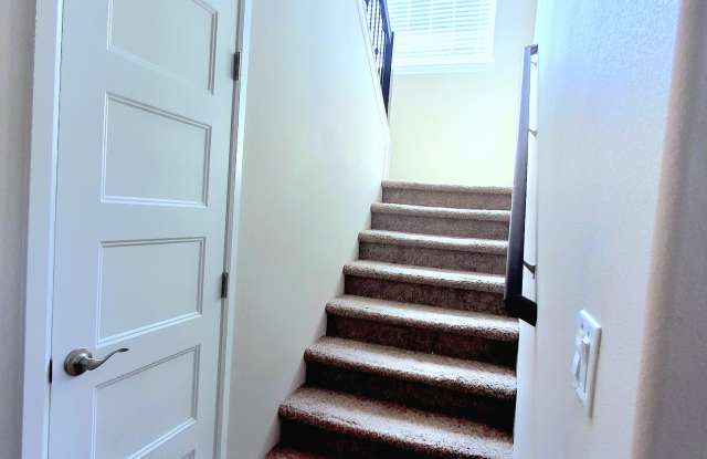 4946 Skylark Street Northeast