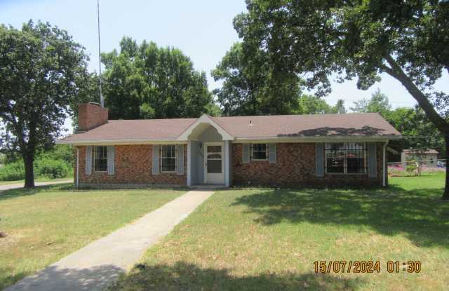 Photo of WHITESBORO TX 3/2/2 CHARMING HOME FOR LEASE!