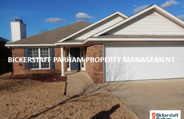 Located in Garrett Pines!! This Lovely Home Offers 3 Beds, and 2 Baths. Must See!!