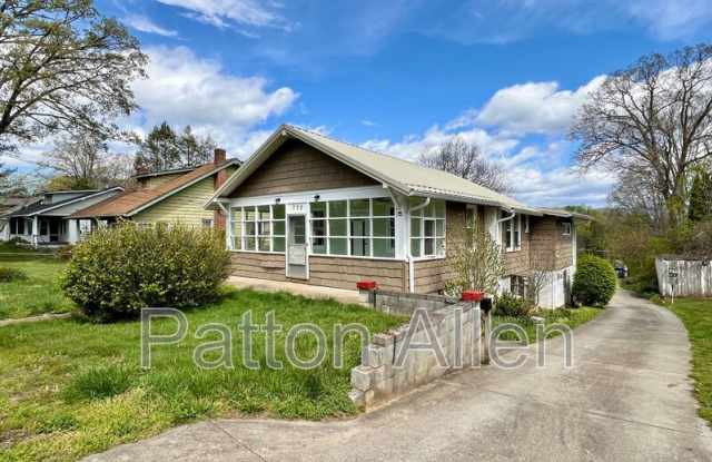 702 Fairview Rd