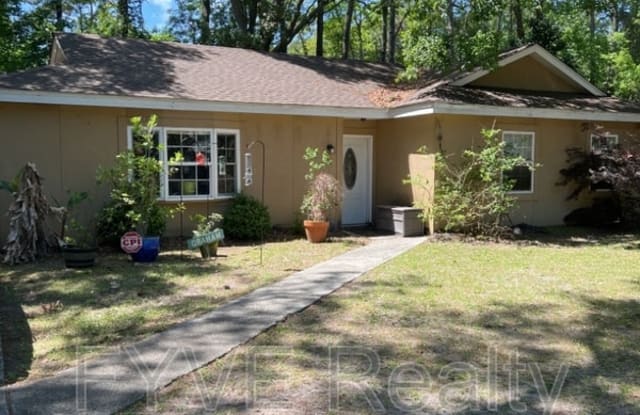 13 Indian Trl - 13 Indian Trail, Hilton Head Island, SC 29926