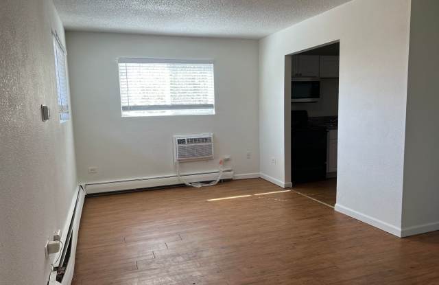 2-Bedroom Apartment in Convenient Lakewood Location