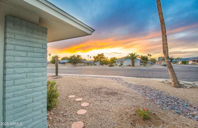 12739 W PROSPECT Drive