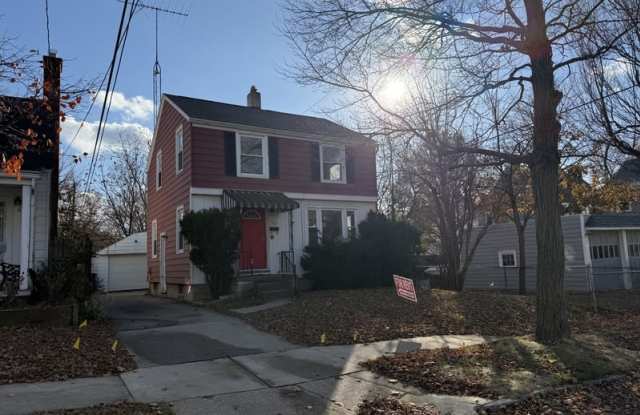 1117 Clymena St